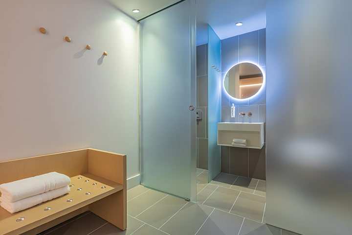 zedwell Hotels Cocoon bathroom